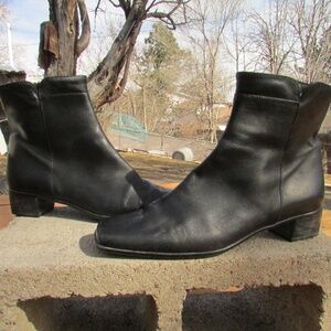 Sesto Meucci black leather ankle boots